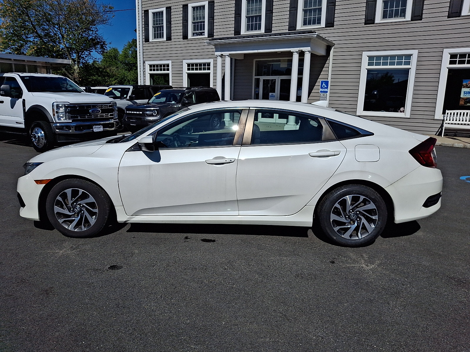 Used 2018 Honda Civic EX image 8