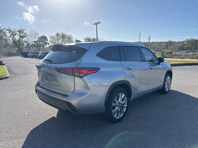 Used 2022 Toyota Highlander Limited image 5