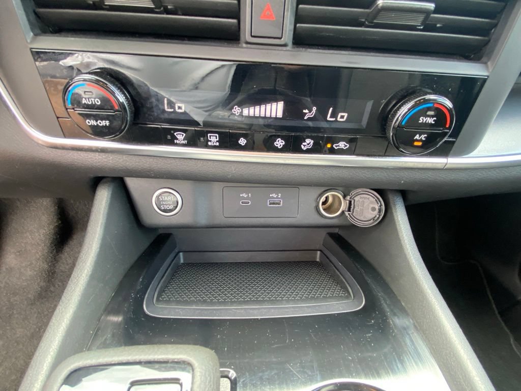 Used 2023 Nissan Rogue SV AWD/4WD image 17
