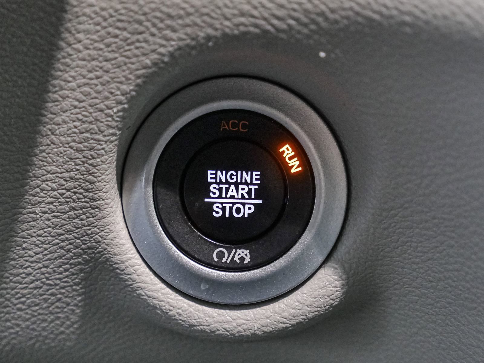 Used 2024 Chrysler Pacifica Touring-L image 39