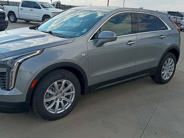 Used 2023 Cadillac XT4 Luxury w/ Driver Awareness Package FWD image 4