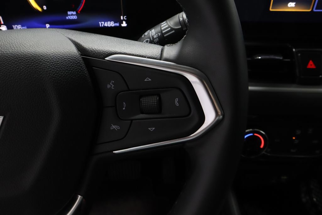 Used 2025 Chevrolet TrailBlazer LT w/ LT Cold Weather Package image 28