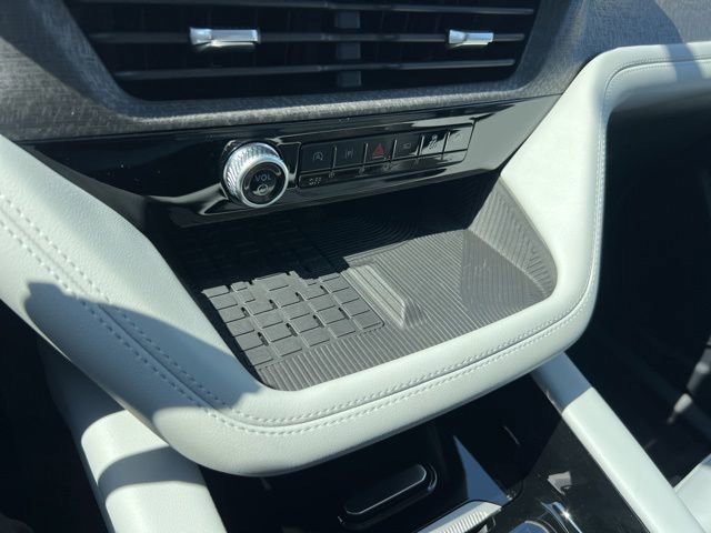 Certified 2025 Ford Explorer Platinum w/ LUX Leather Package AWD/4WD image 17