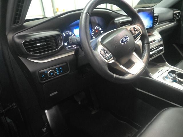 Certified 2023 Ford Explorer XLT w/ Equipment Group 202A AWD/4WD image 19
