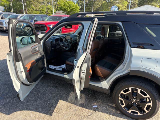 Certified 2022 Ford Bronco Sport Outer Banks w/ Tech Package image 11