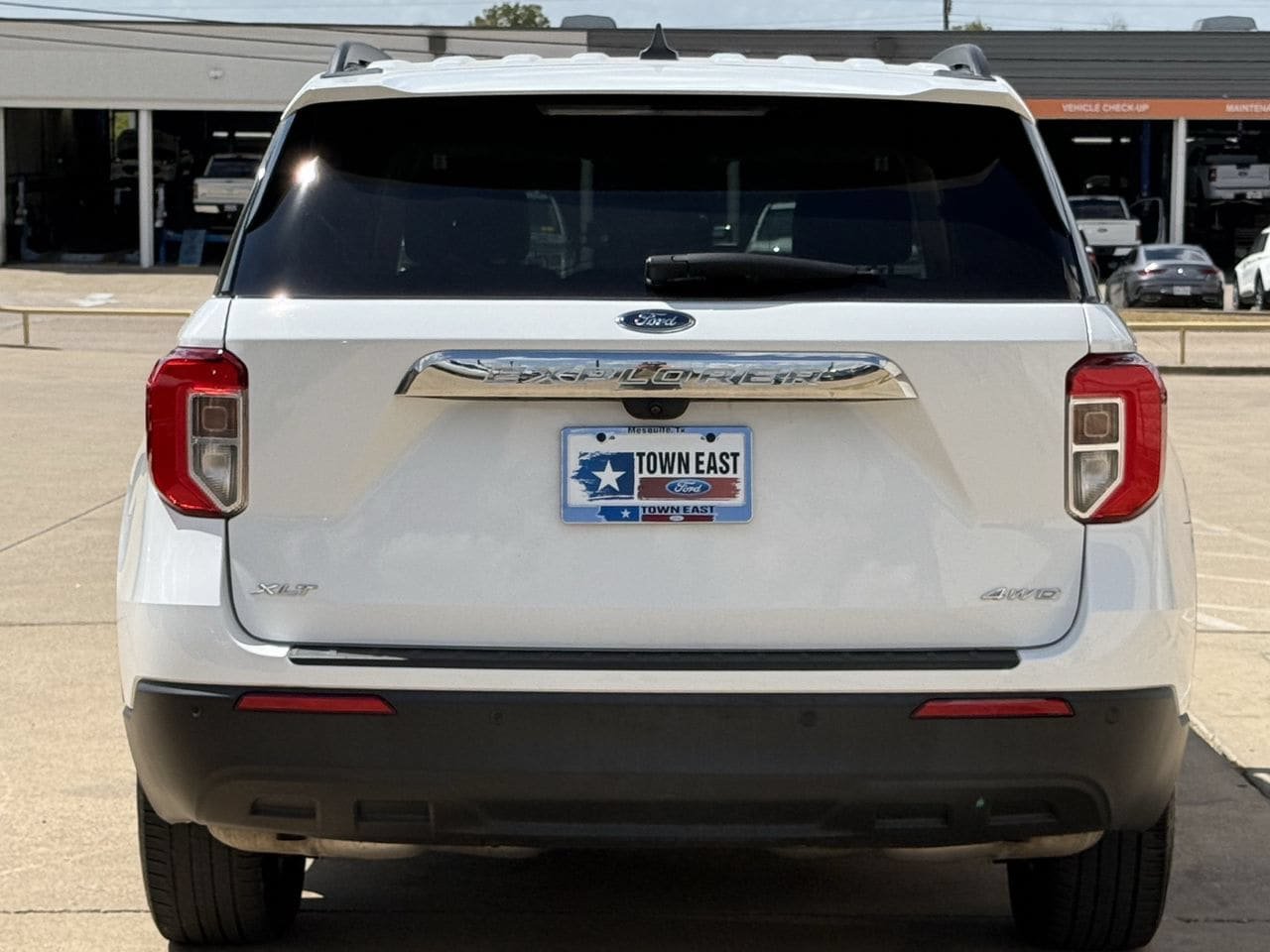 Certified 2023 Ford Explorer XLT AWD/4WD image 6