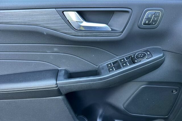 Certified 2023 Ford Escape SE w/ PHEV Premium Package FWD image 11