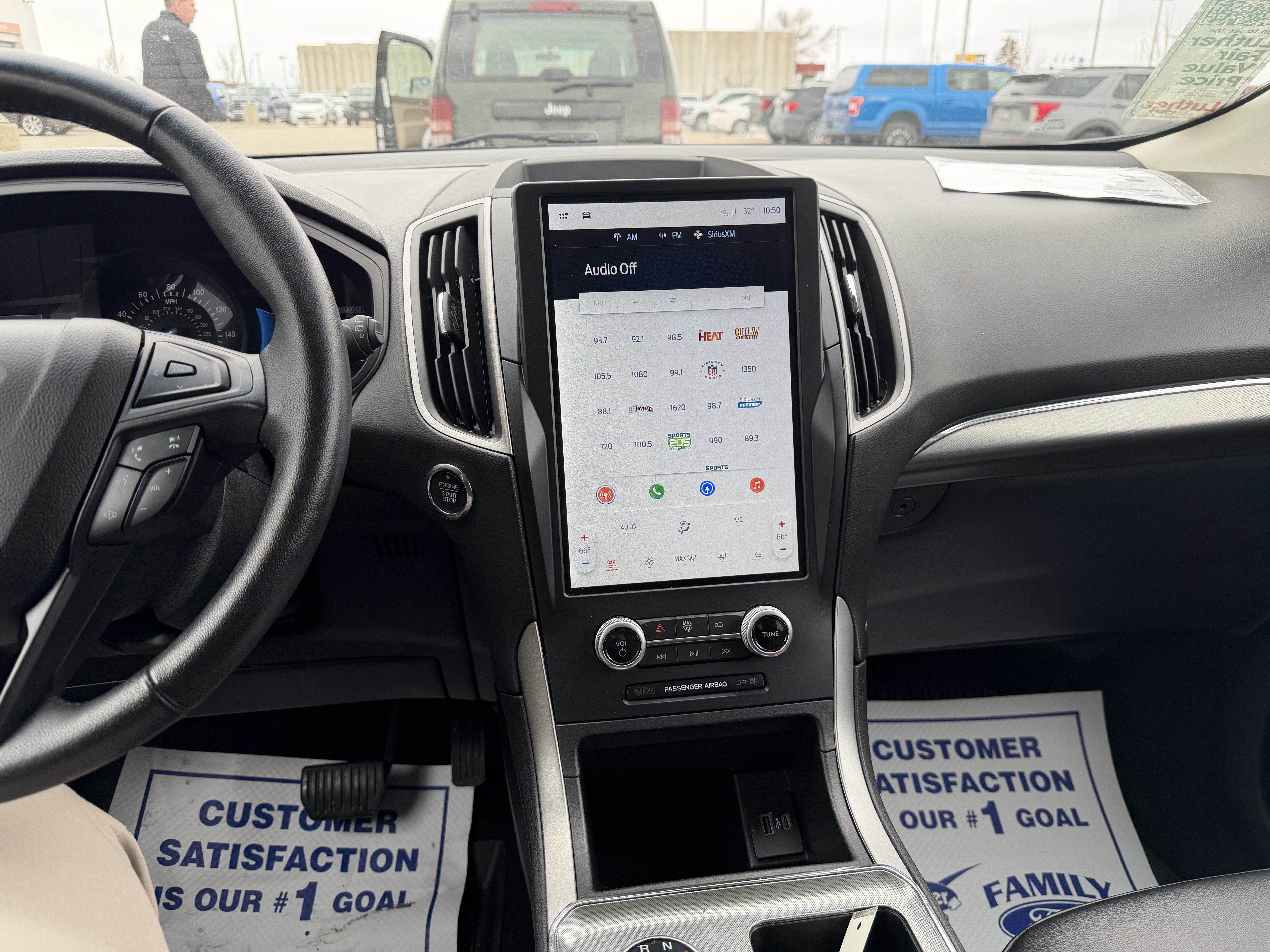 Certified 2022 Ford Edge SEL w/ Cold Weather Package image 12