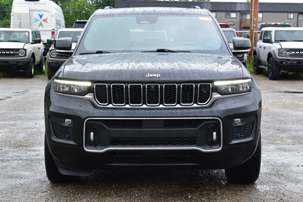 Used 2024 Jeep Grand Cherokee Overland w/ Adv Protech Group III AWD/4WD image 2