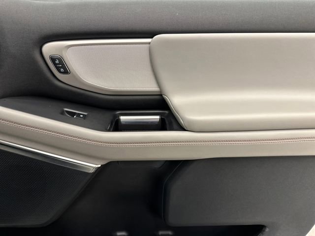 Certified 2025 Ford Expedition Active image 13