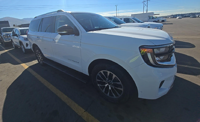 Certified 2025 Ford Expedition Platinum AWD/4WD image 1