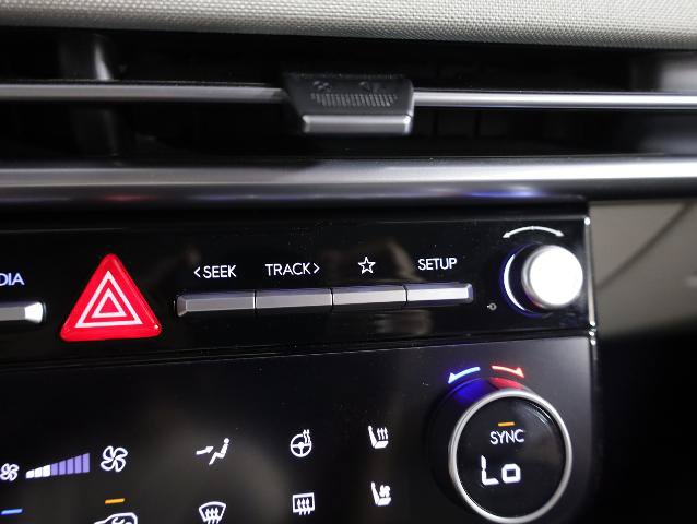 Used 2025 Hyundai Tucson Limited AWD/4WD image 25