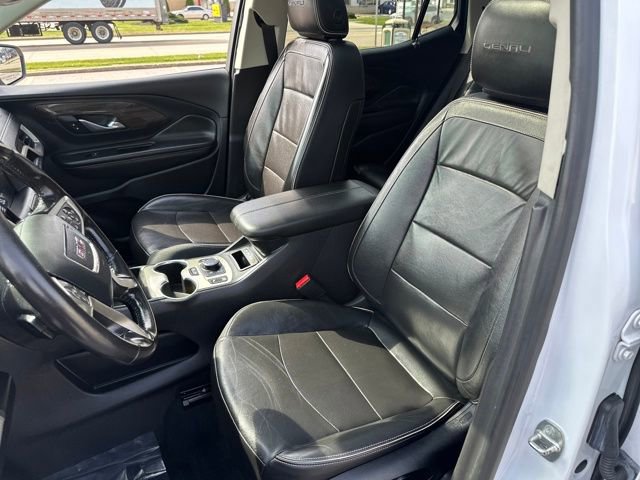 Used 2020 GMC Terrain Denali w/ Denali Premium Package AWD/4WD image 34