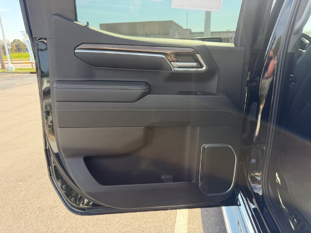 Used 2024 Chevrolet Silverado 1500 RST AWD/4WD image 29