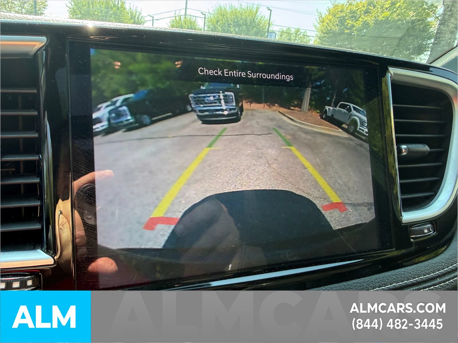 Used 2025 Chrysler Pacifica Limited FWD image 20