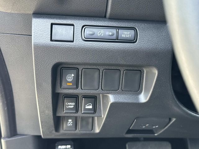 Used 2025 Nissan Frontier SV image 20