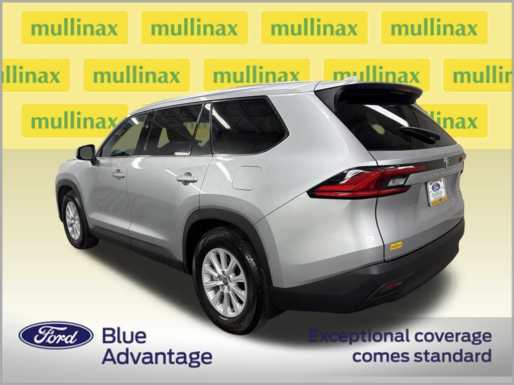 Used 2024 Toyota Grand Highlander image 2