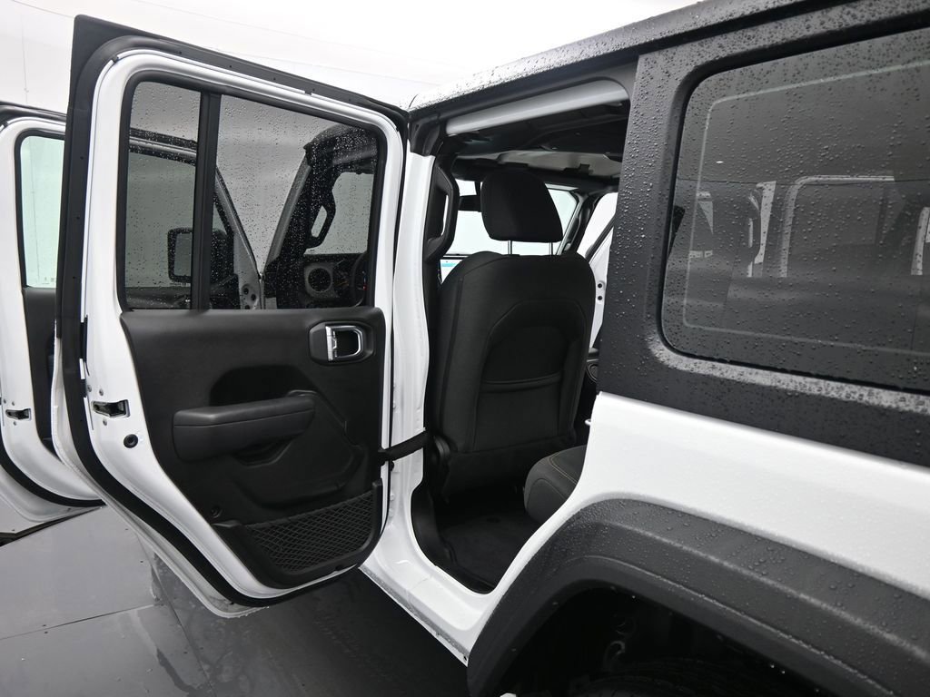 Used 2025 Jeep Wrangler Sport image 41