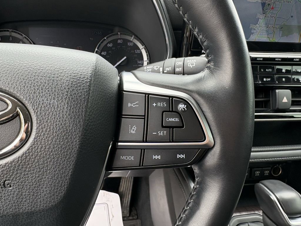 Used 2020 Toyota Highlander Limited image 37