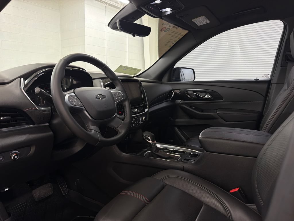 Used 2023 Chevrolet Traverse RS FWD image 6