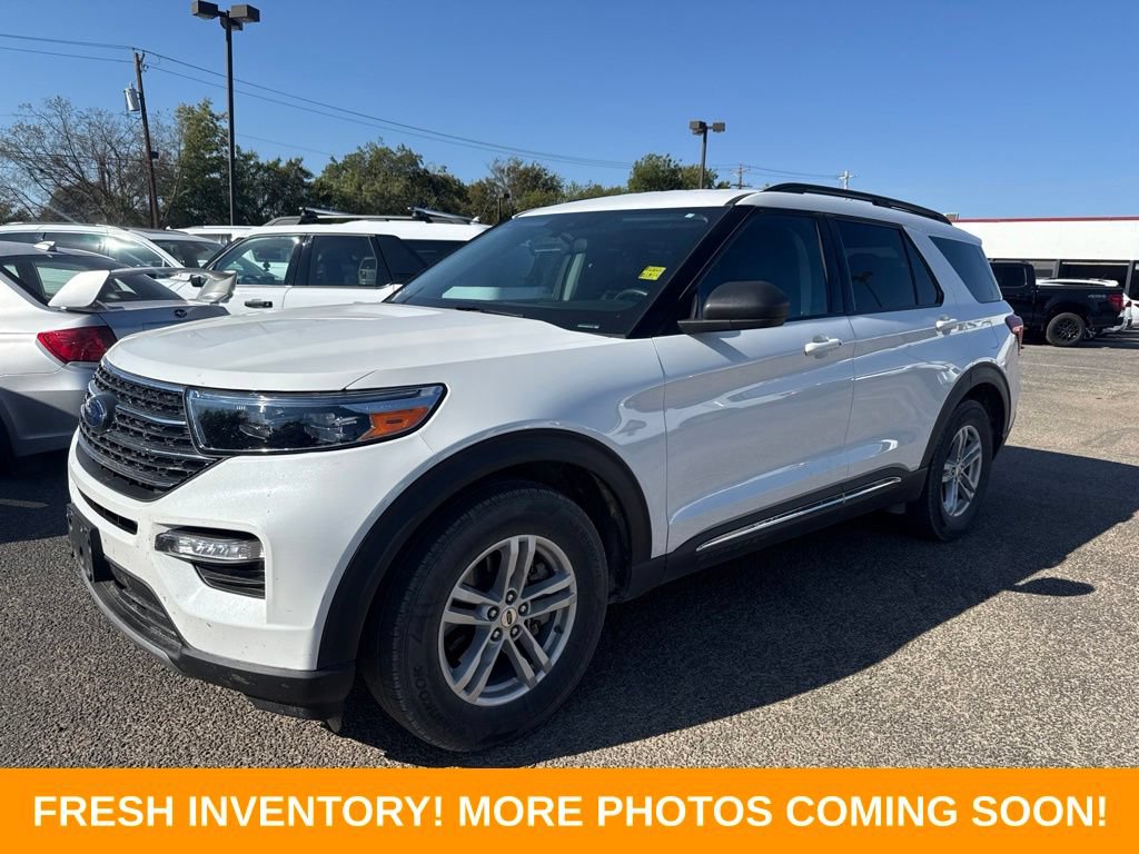 Certified 2024 Ford Explorer XLT w/ Equipment Group 202A RWD image 5