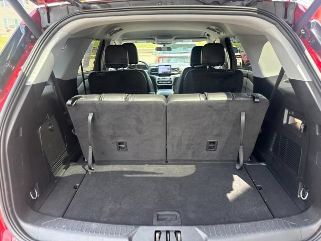 Certified 2024 Ford Explorer XLT w/ Equipment Group 202A AWD/4WD image 42