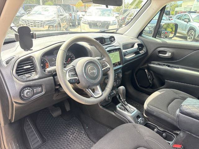 Used 2023 Jeep Renegade Altitude w/ Sun/Sound Group AWD/4WD image 6