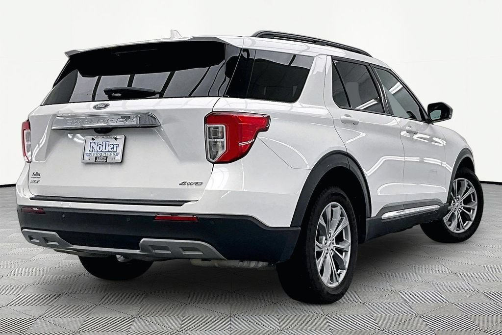 Certified 2022 Ford Explorer XLT w/ Equipment Group 202A AWD/4WD image 2
