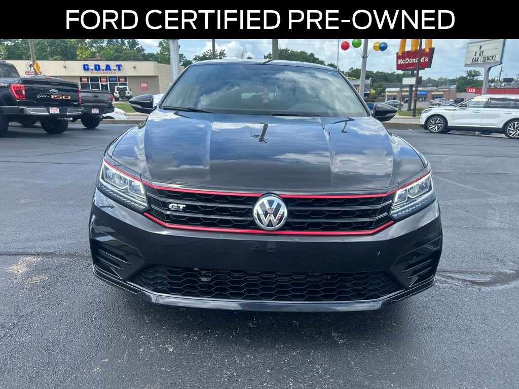 Used 2018 Volkswagen Passat 3.6 FWD image 2