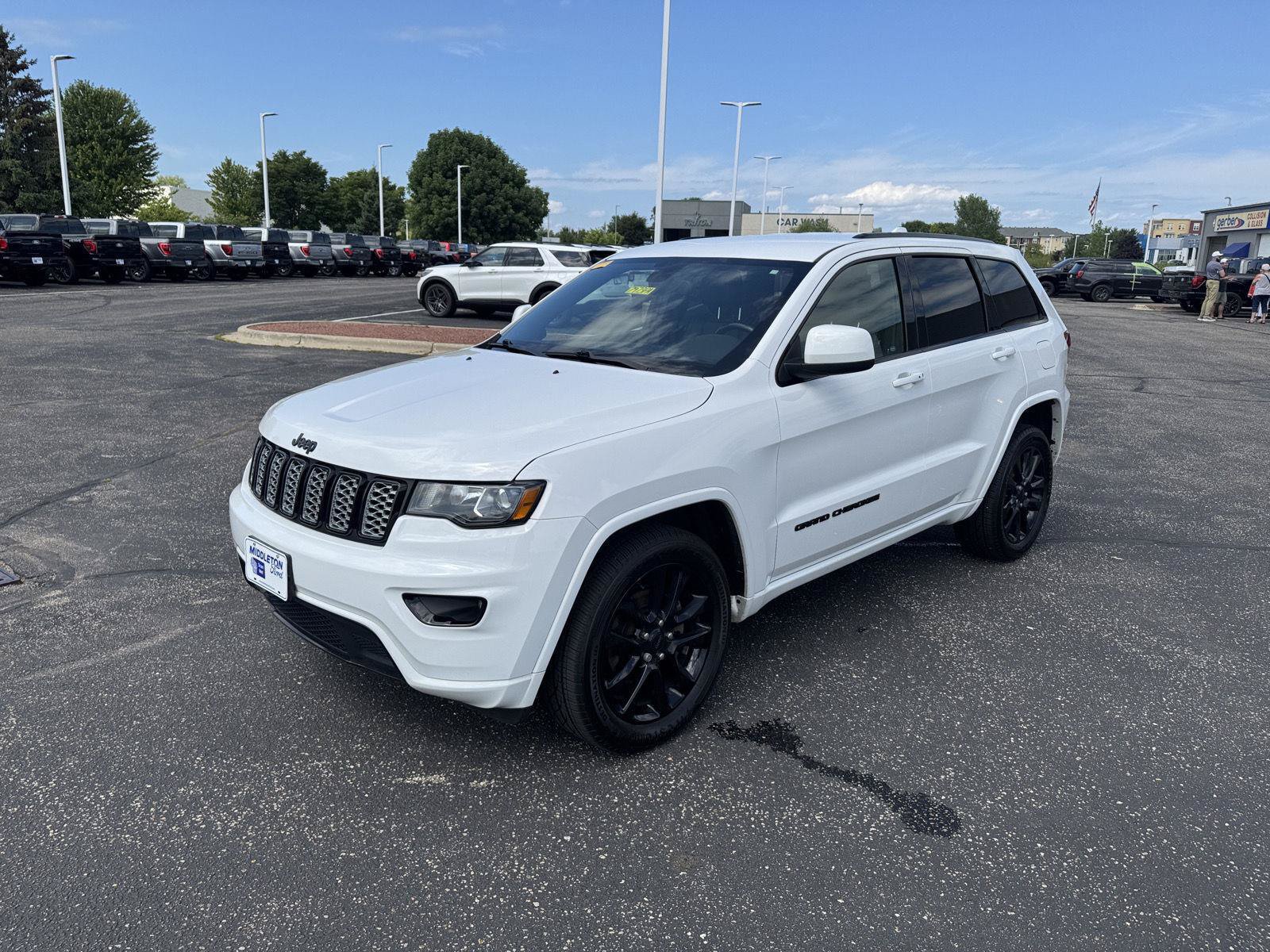 Used 2020 Jeep Grand Cherokee Altitude AWD/4WD image 9