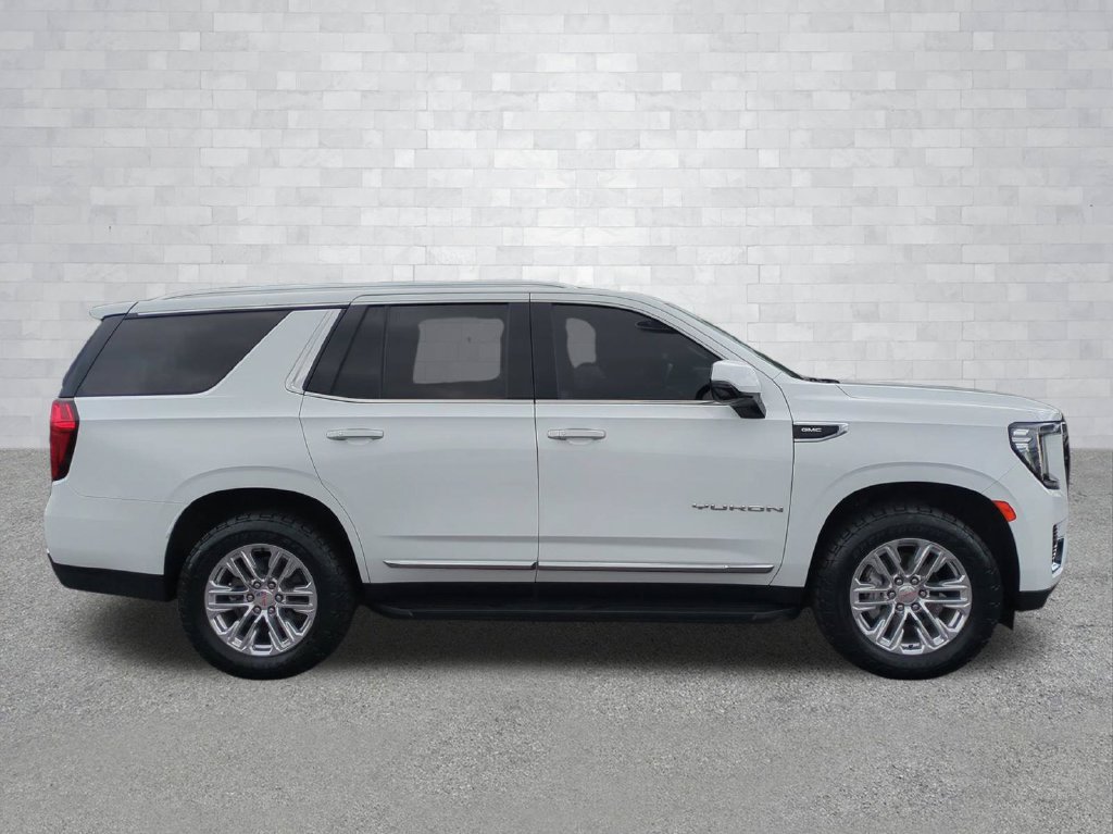 Used 2022 GMC Yukon SLT w/ SLT Luxury Package RWD image 3