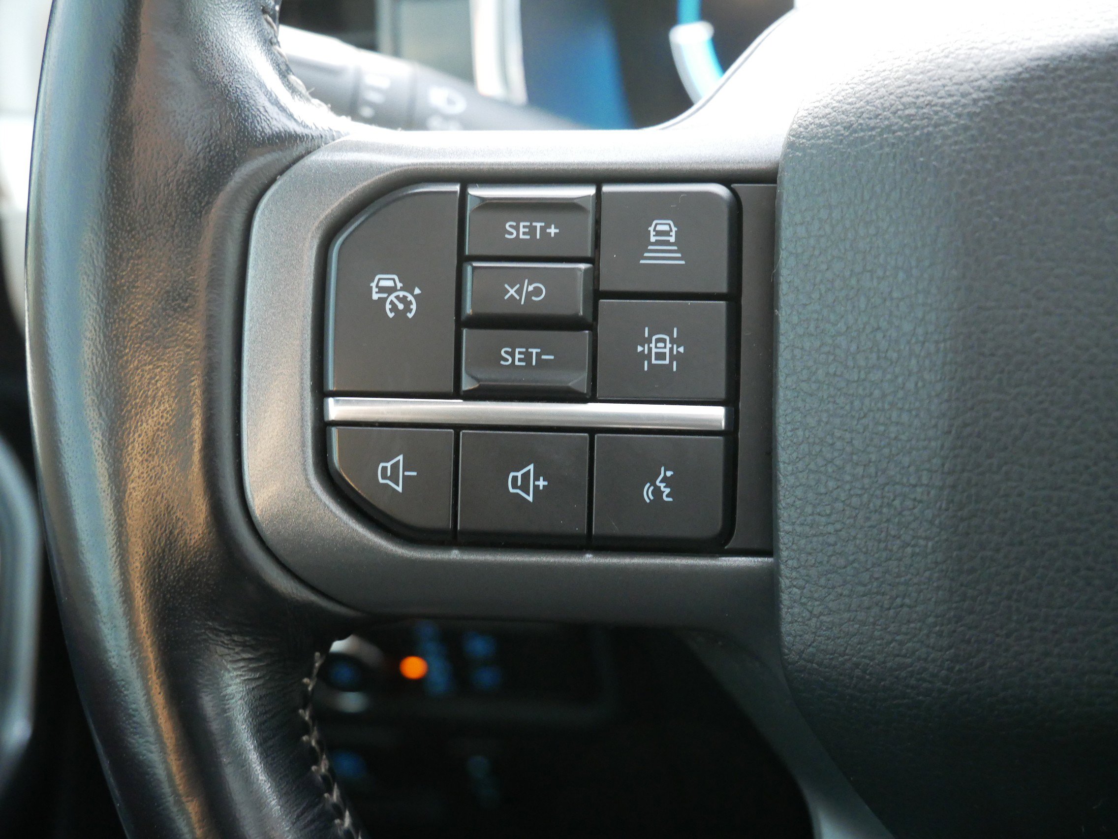 Certified 2022 Ford F150 Lariat w/ Equipment Group 502A High image 19