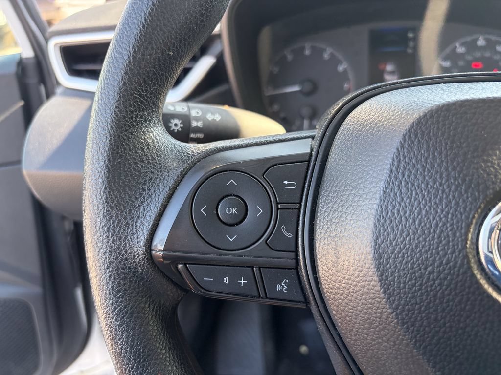 Used 2025 Toyota Corolla LE FWD image 23