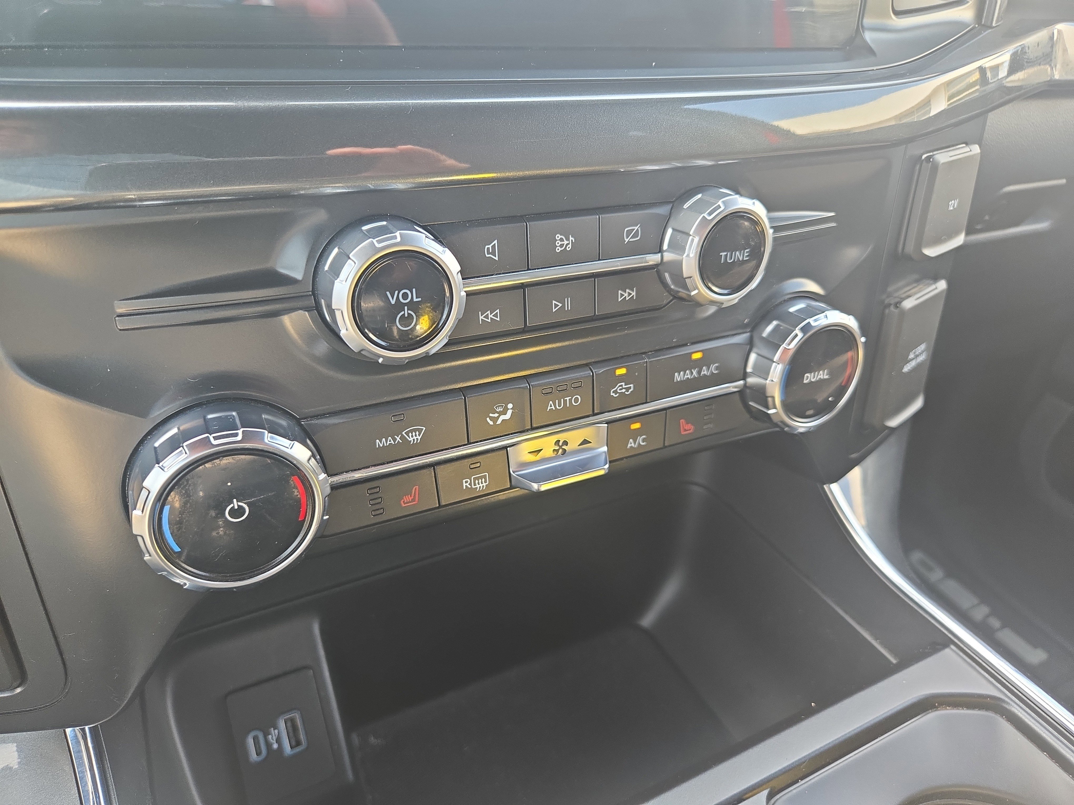 Certified 2022 Ford F150 XLT w/ Equipment Group 302A High image 29