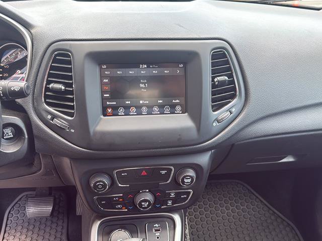 Used 2020 Jeep Compass Latitude w/ Popular Equipment Group AWD/4WD image 18