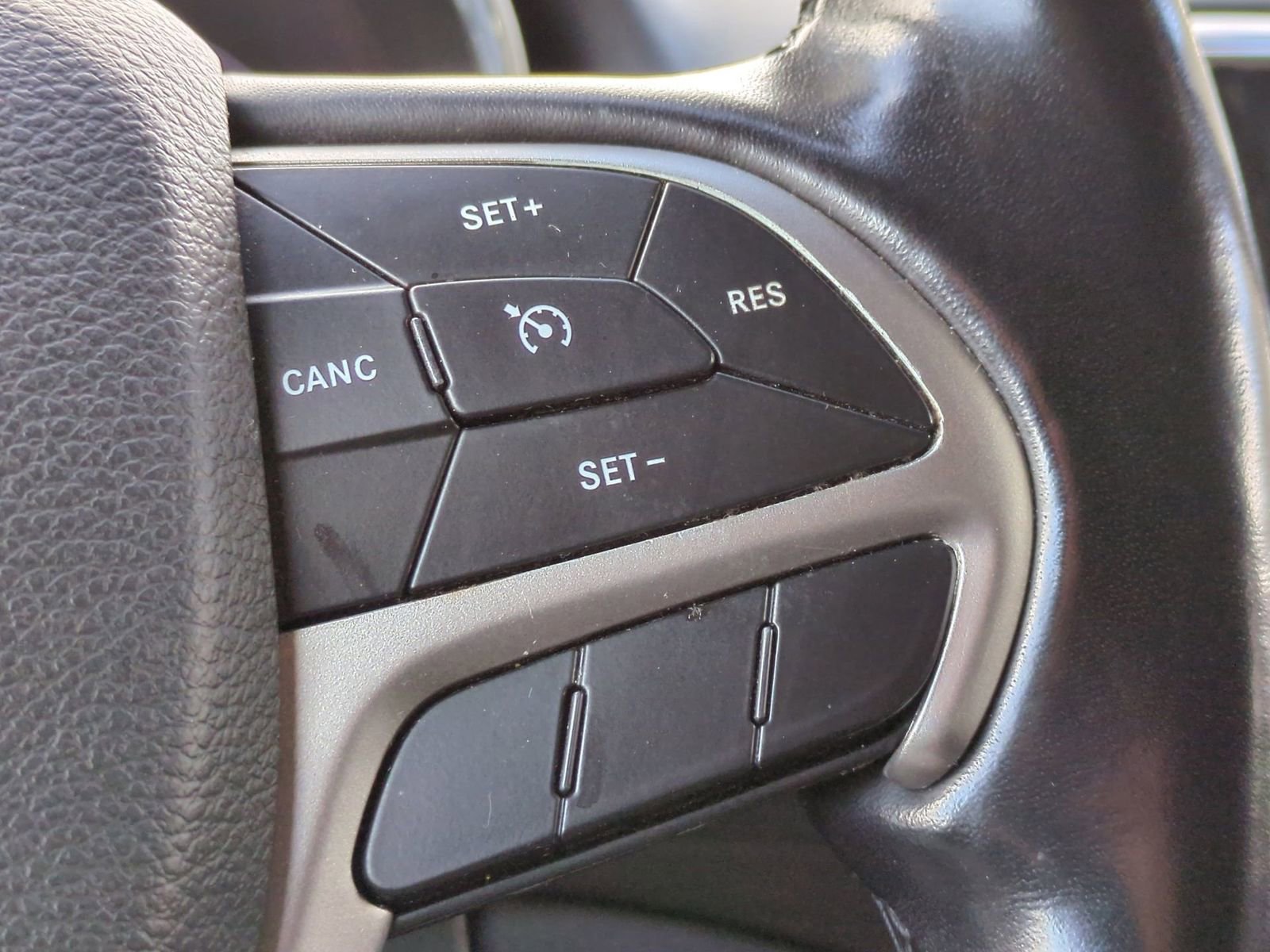 Used 2021 Jeep Grand Cherokee Laredo X image 28