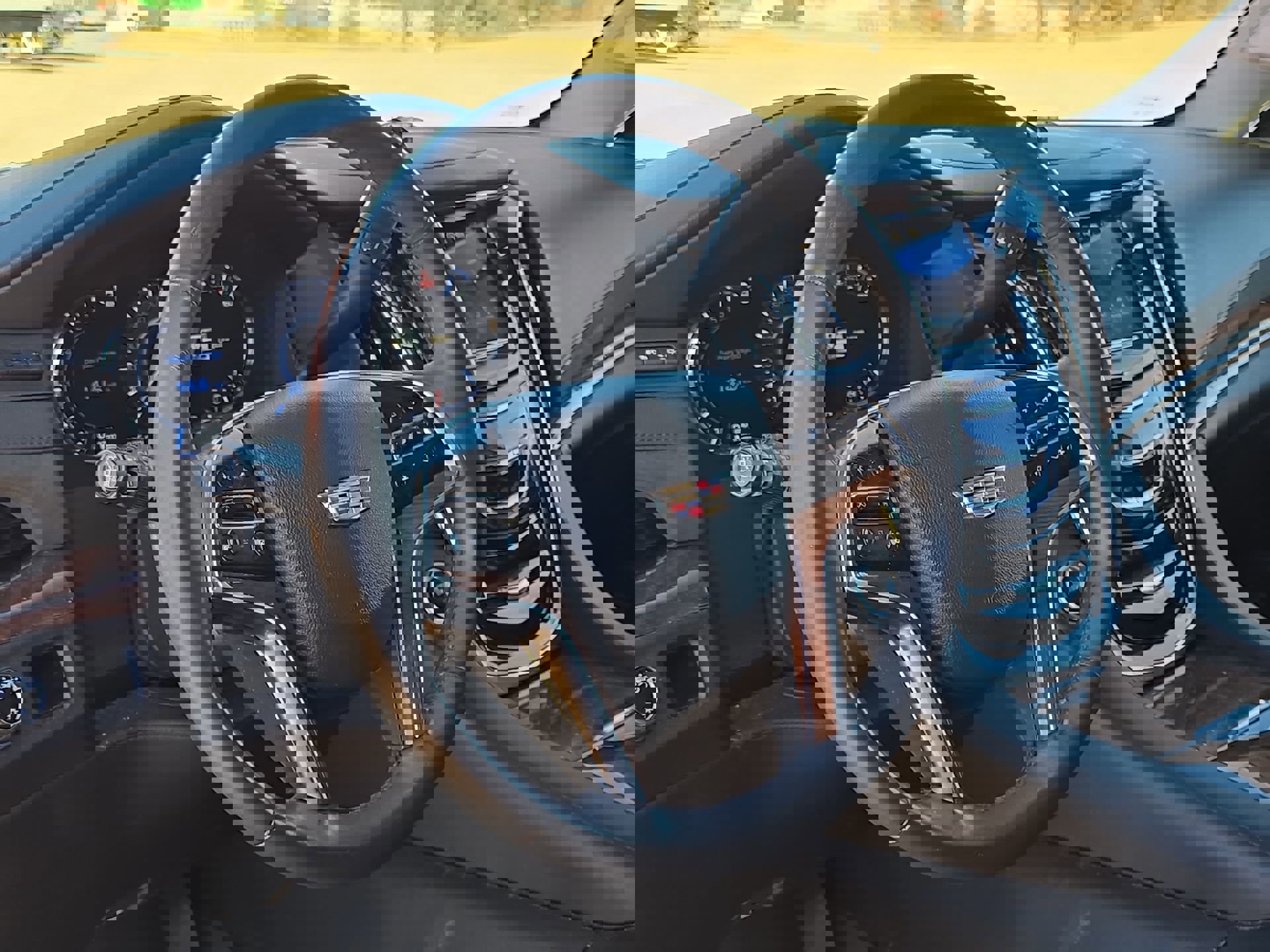 Used 2017 Cadillac Escalade Luxury image 14