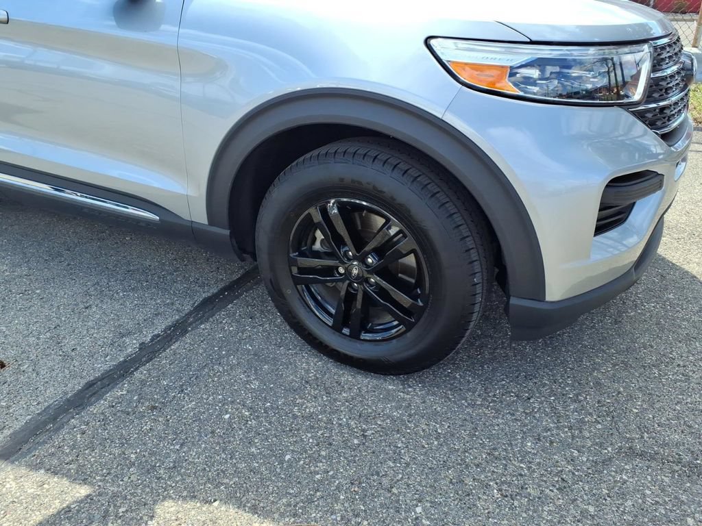 Certified 2023 Ford Explorer XLT AWD/4WD image 5