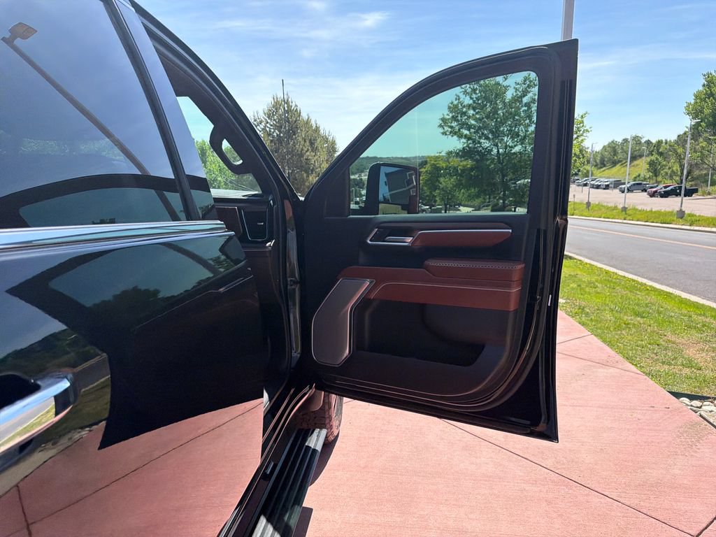 Used 2026 GMC Sierra 2500 Denali Ultimate w/ Max Trailering Package AWD/4WD image 32