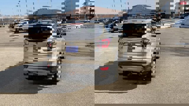 Certified 2017 Ford Escape SE w/ Equipment Group 201A image 9