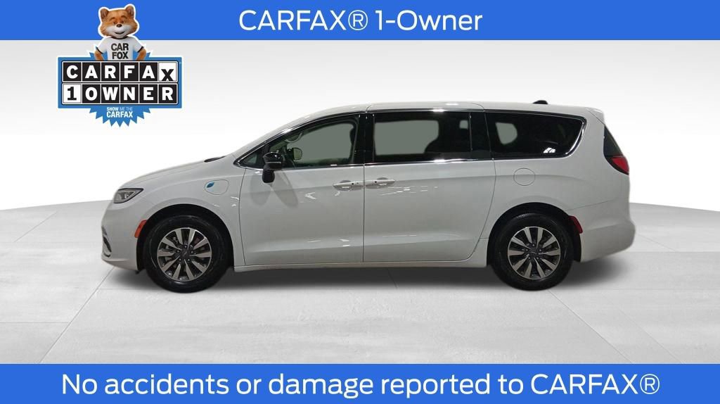 Used 2024 Chrysler Pacifica Select image 6