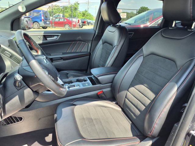 Certified 2024 Ford Edge ST-Line AWD/4WD image 3