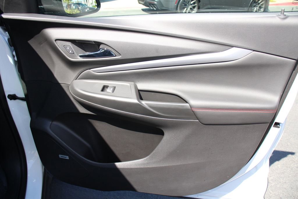 Used 2023 Chevrolet Bolt EUV Premier w/ Sun & Sound Package FWD image 27