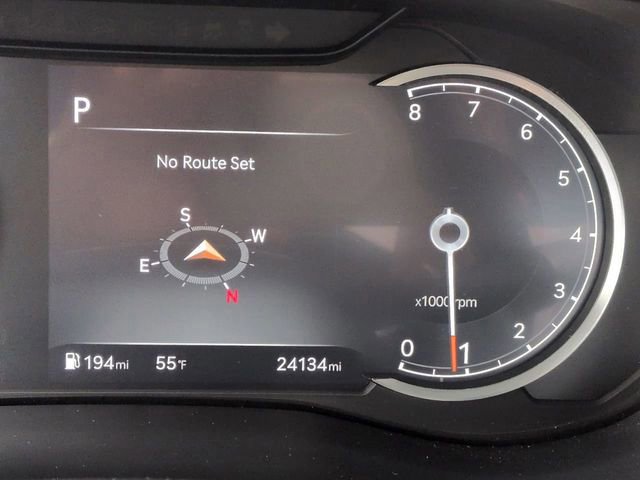 Used 2025 Genesis G70 2.5T image 29