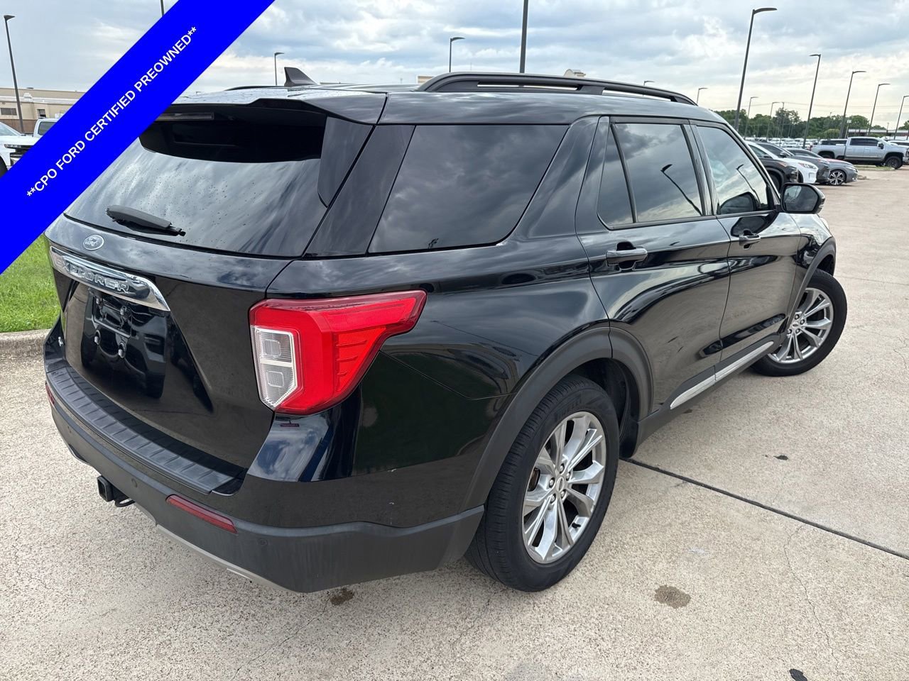 Certified 2022 Ford Explorer XLT w/ Equipment Group 202A RWD image 11