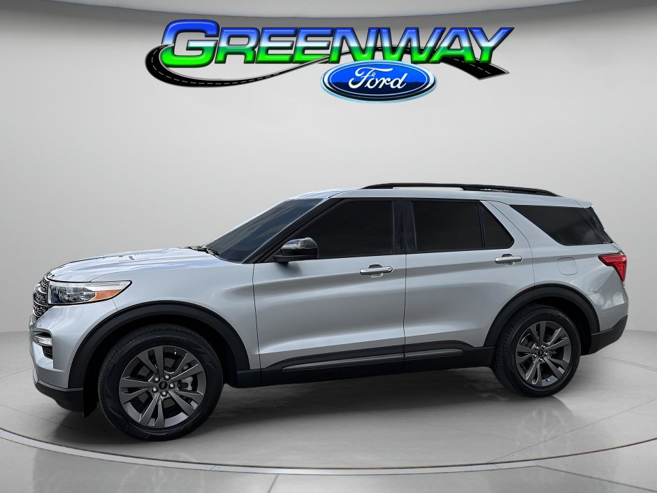 Certified 2022 Ford Explorer XLT w/ Equipment Group 202A RWD image 1