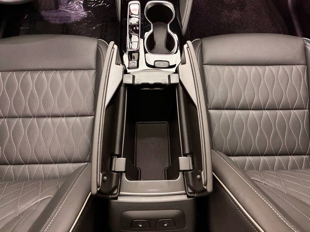 Used 2023 Buick Envision Avenir image 25