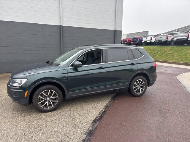 Used 2019 Volkswagen Tiguan SE w/ Panoramic Sunroof Package AWD/4WD image 5