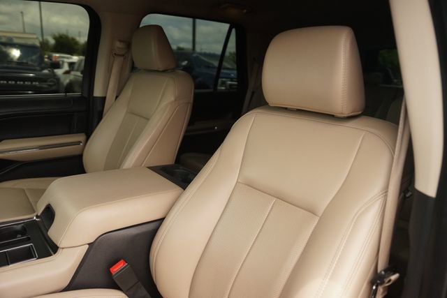 Certified 2022 Ford Expedition XLT RWD image 10