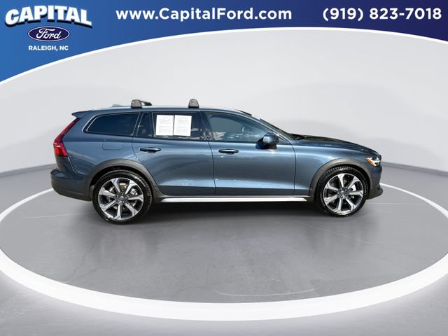 Used 2024 Volvo V60 B5 Cross Country Ultimate AWD/4WD image 9